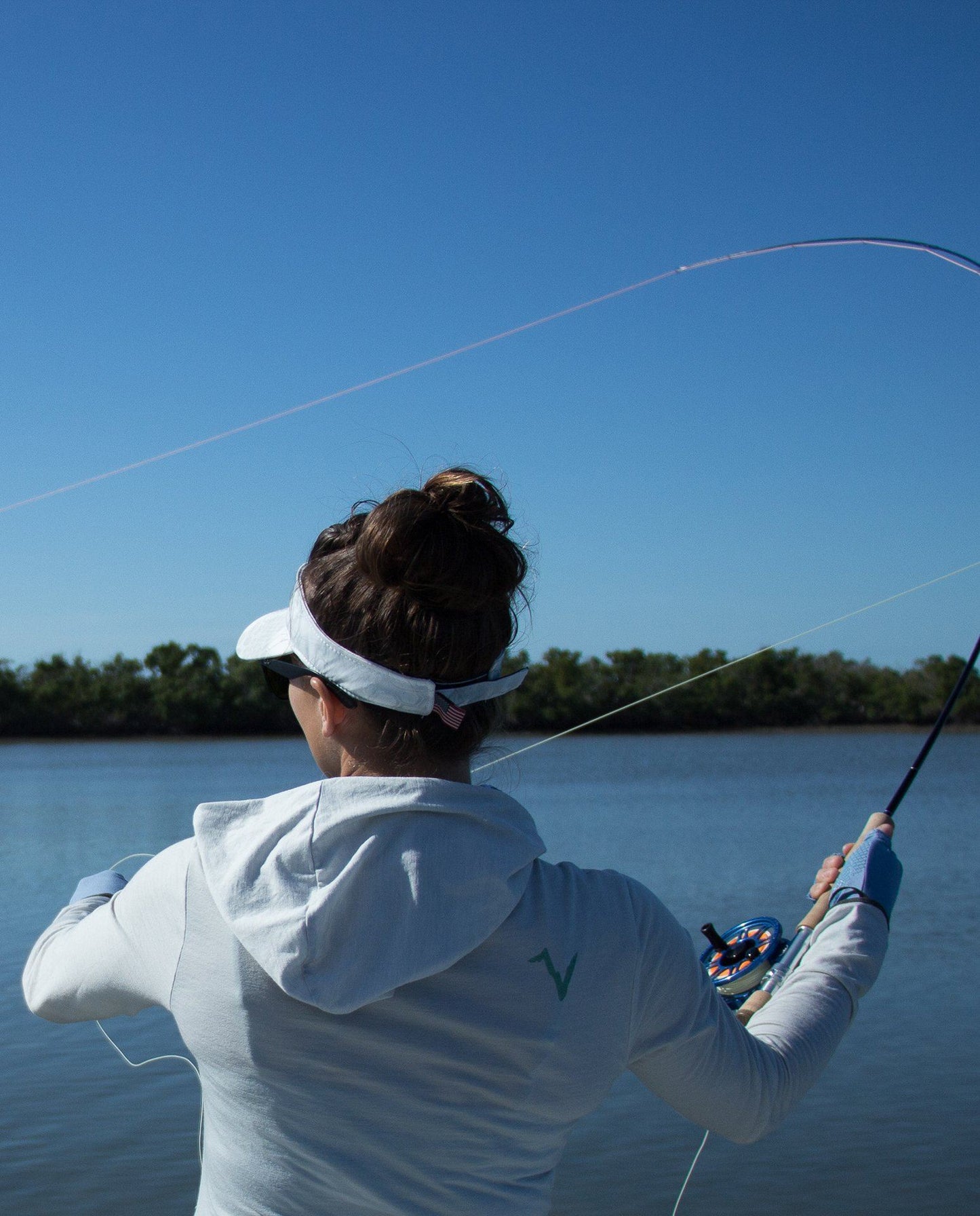 TECH TEE - WOMEN'S RIVER RUN HOODIE
